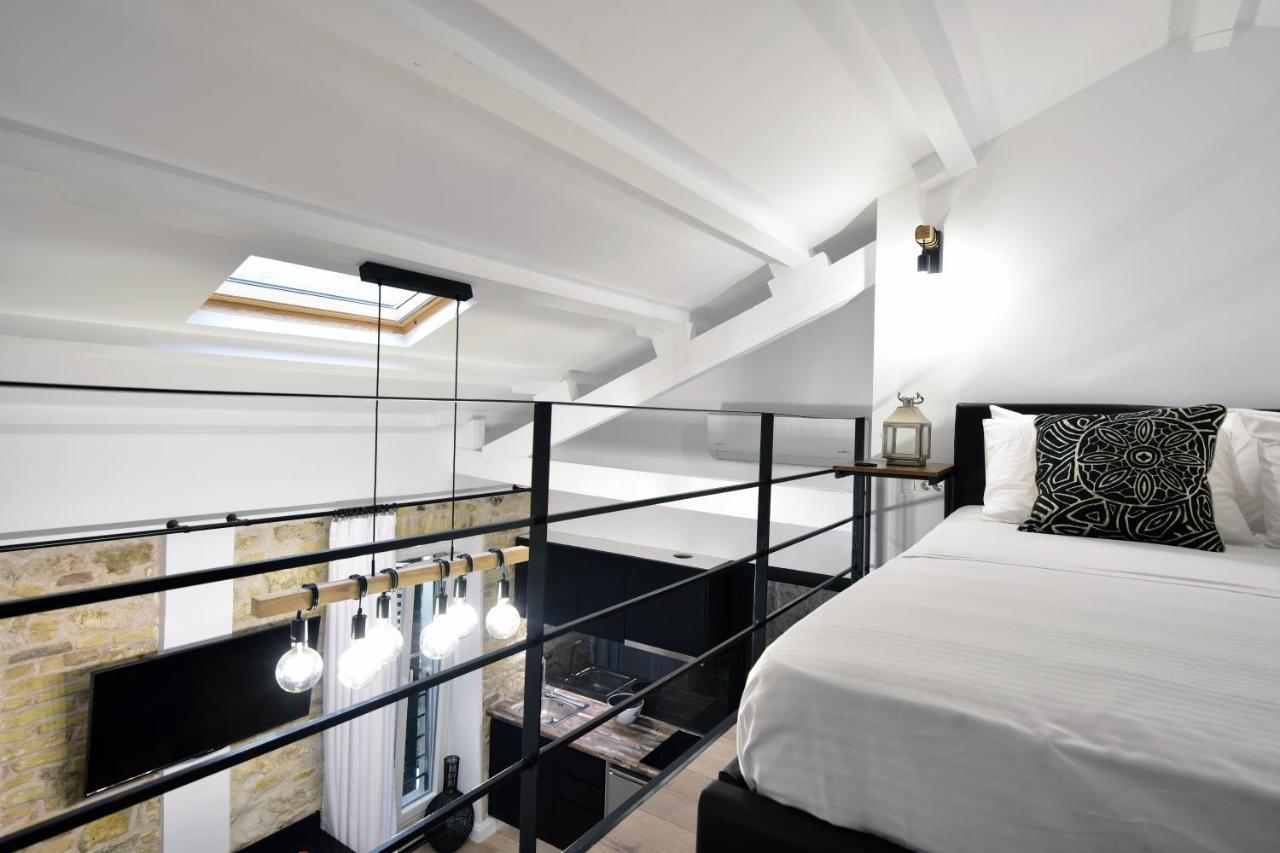 Queen 4 Apartment In The Heart Of The Corfu Historical Old Town Center Екстер'єр фото